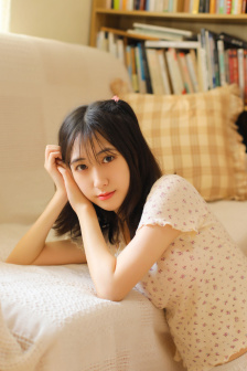 偷拍55位美女撒尿BBB毛洗澡