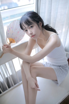 夏季短袖看见女同学乳突qq